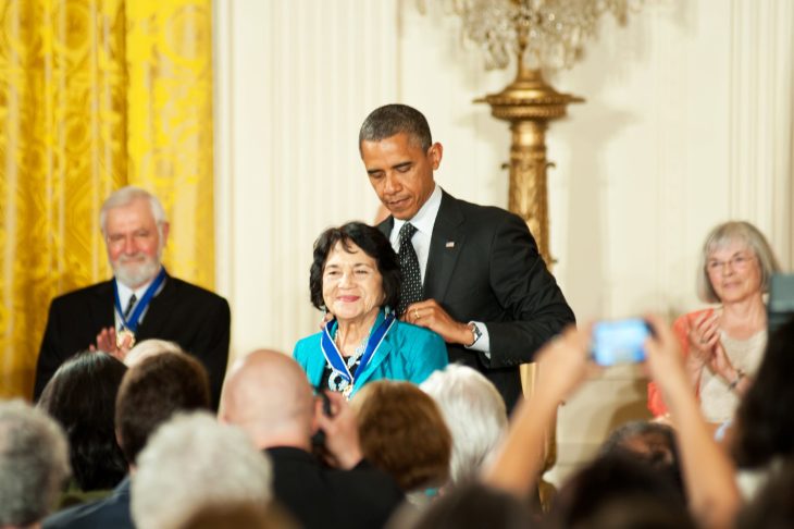 Picture of Dolores Huerta being honored by President Obama